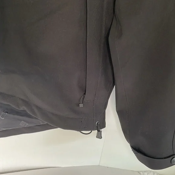 5.11 Men's Medium SABRE JACKET 2.0Tactical Wind and water repellant